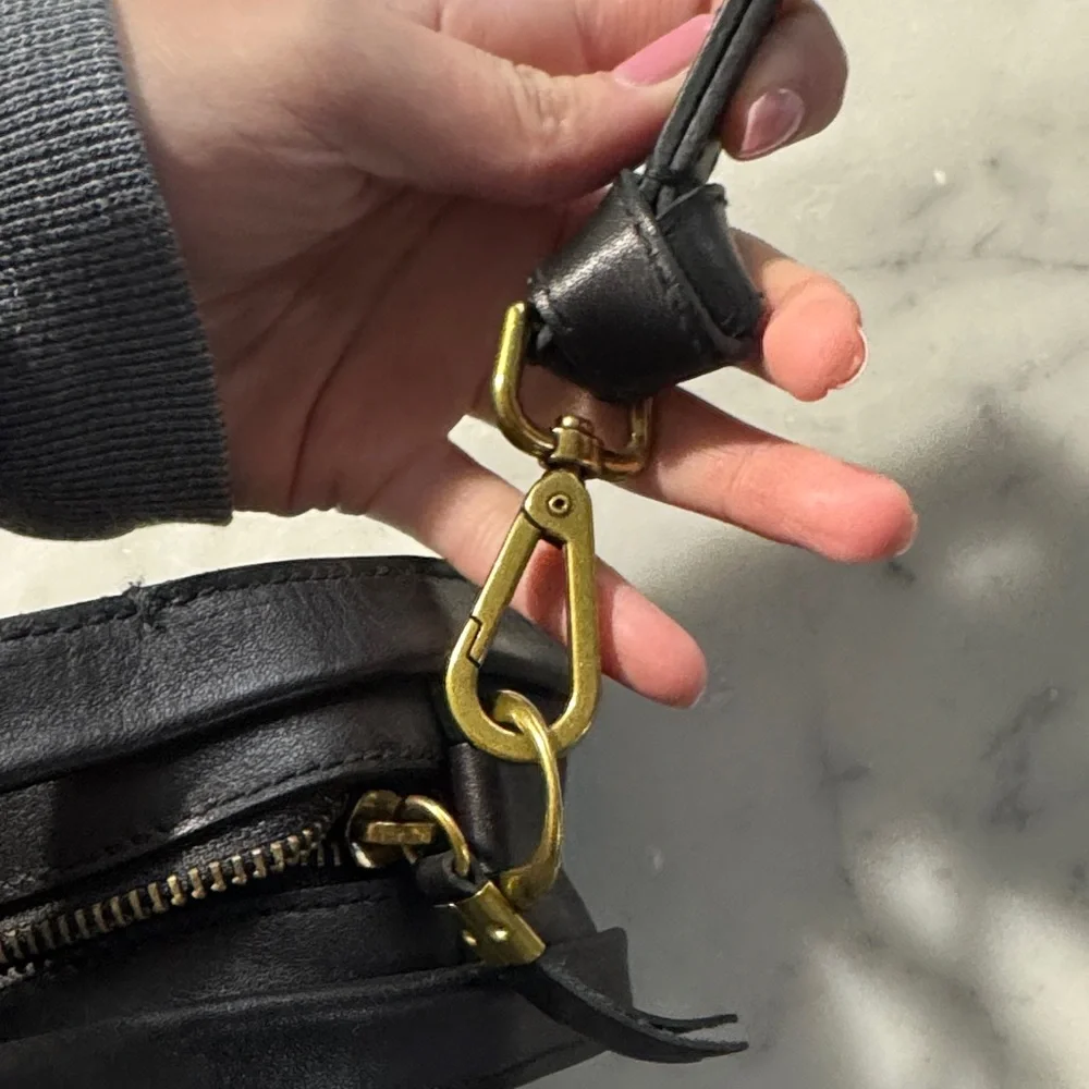 Madewell Sydney Zip-Top Crossbody Bag - Picture 9 of 10
